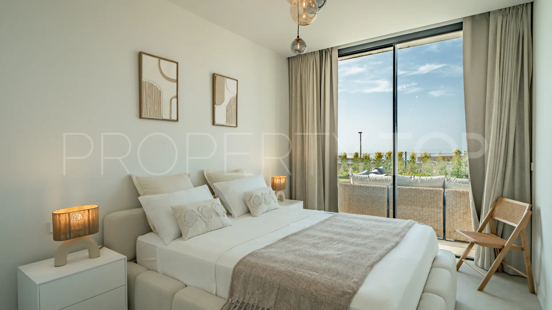 Comprar villa con 3 dormitorios en Benahavis