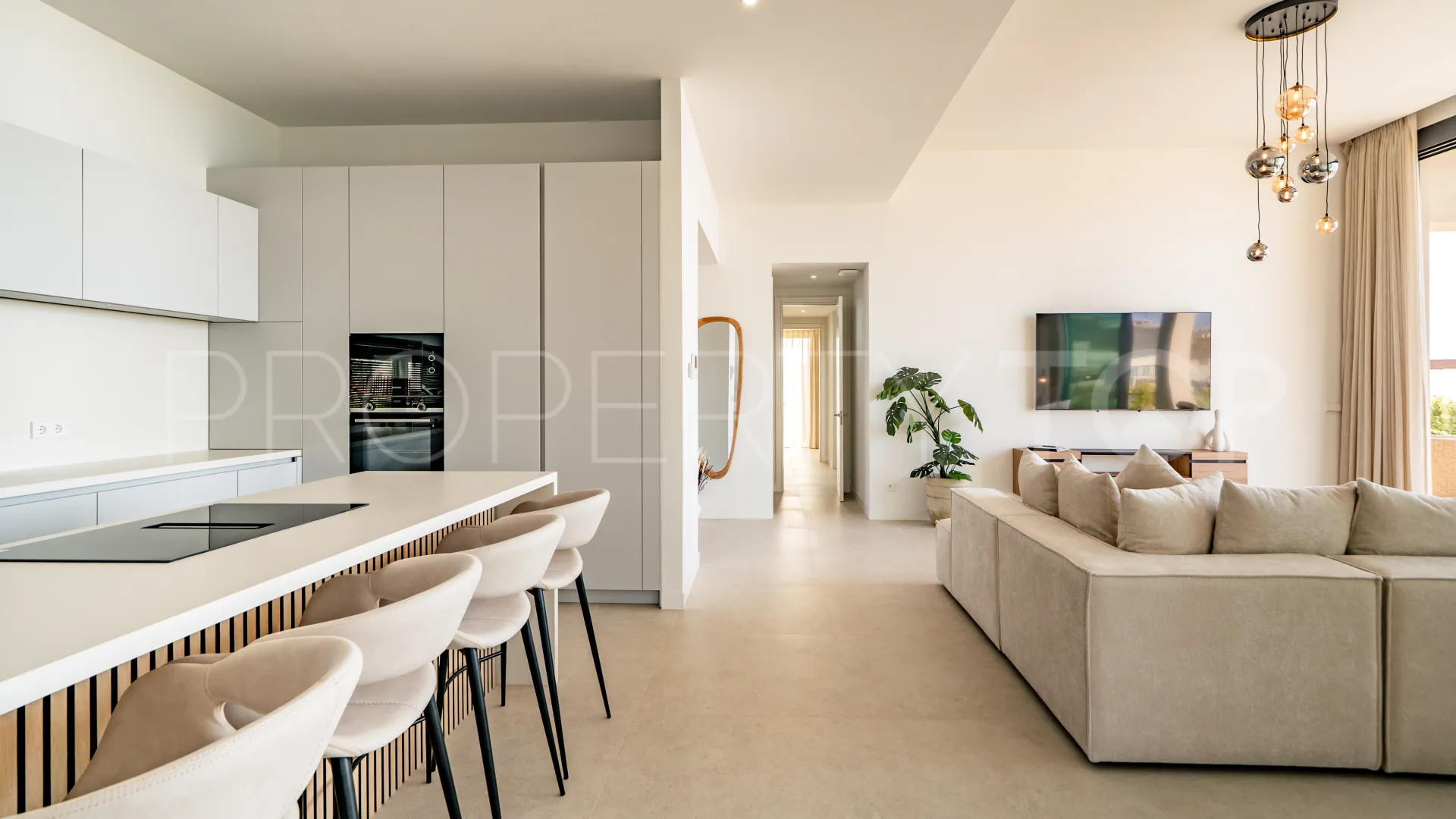 Comprar villa con 3 dormitorios en Benahavis
