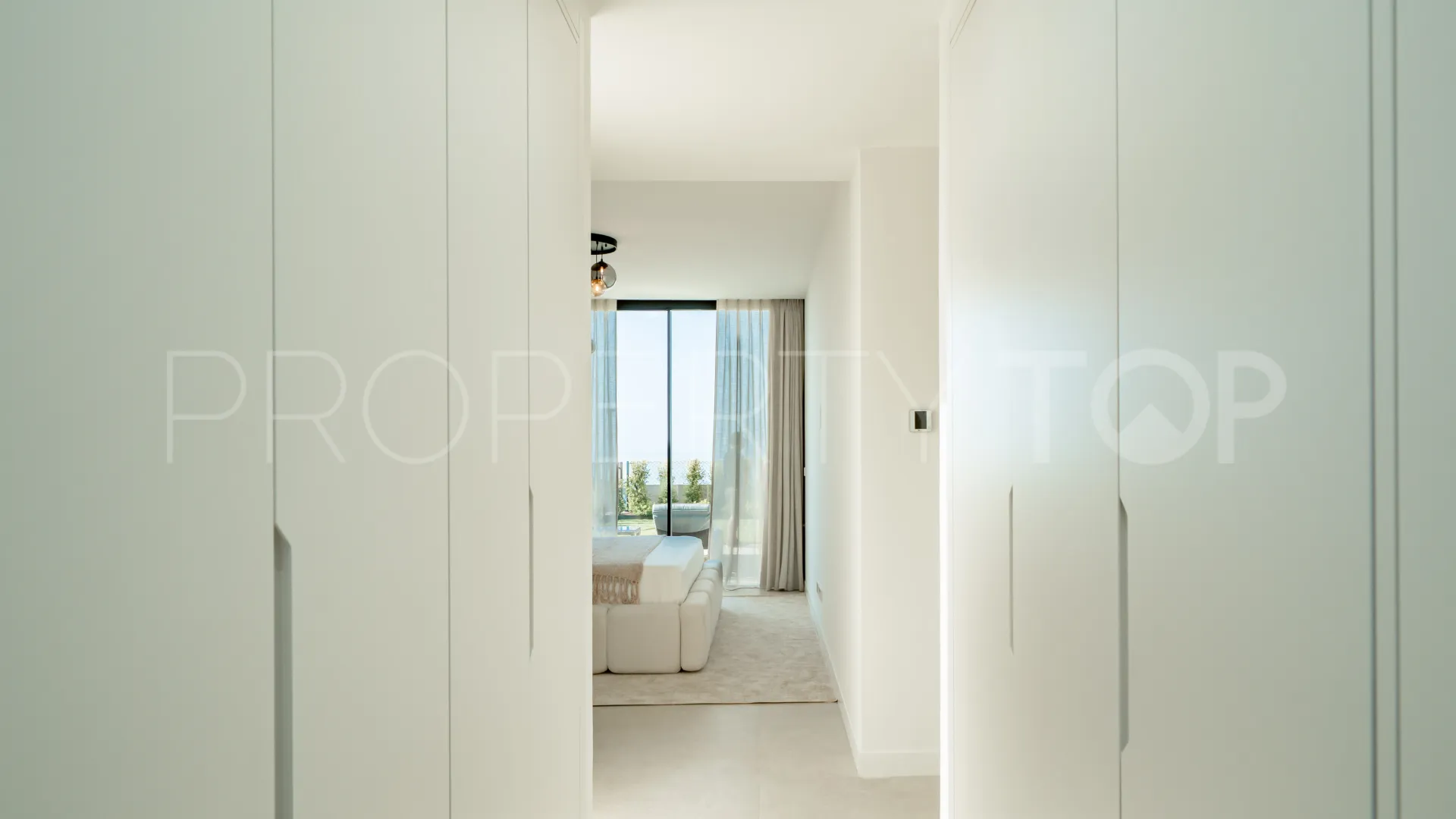 Comprar villa con 3 dormitorios en Benahavis
