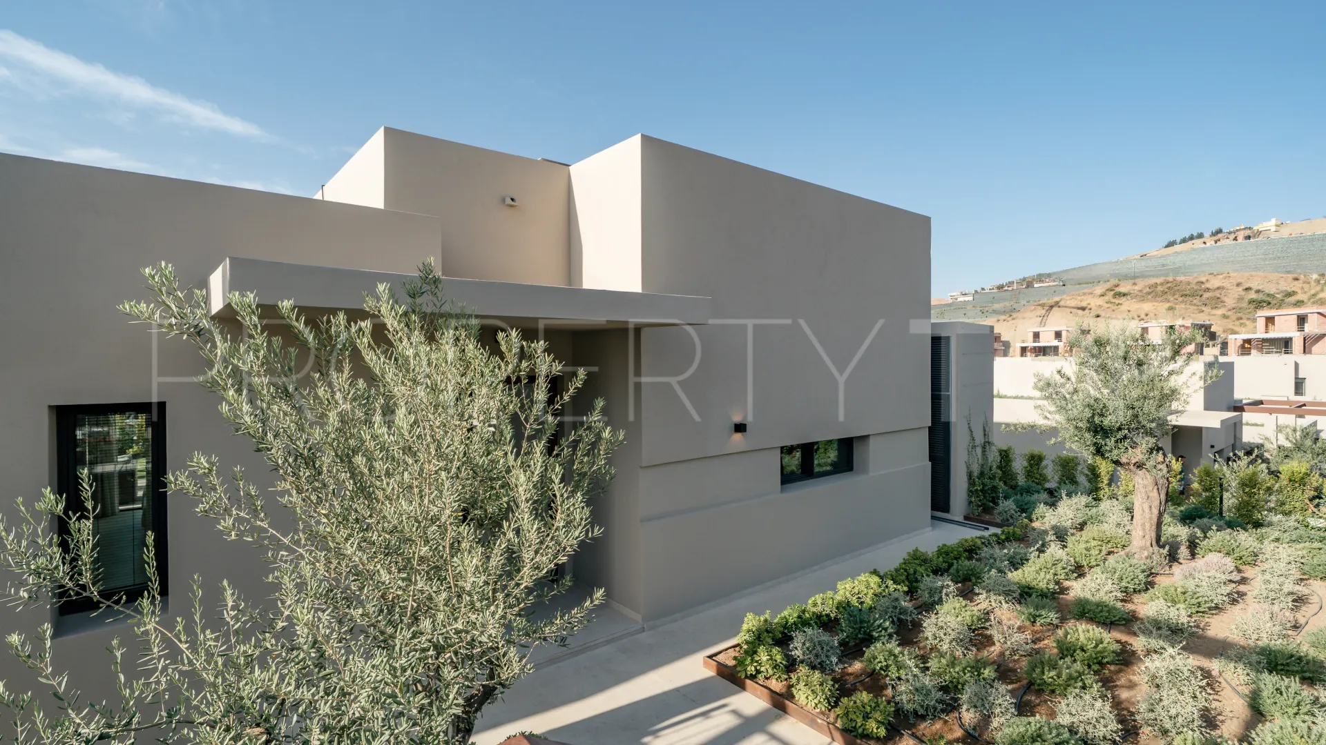 Comprar villa con 3 dormitorios en Benahavis
