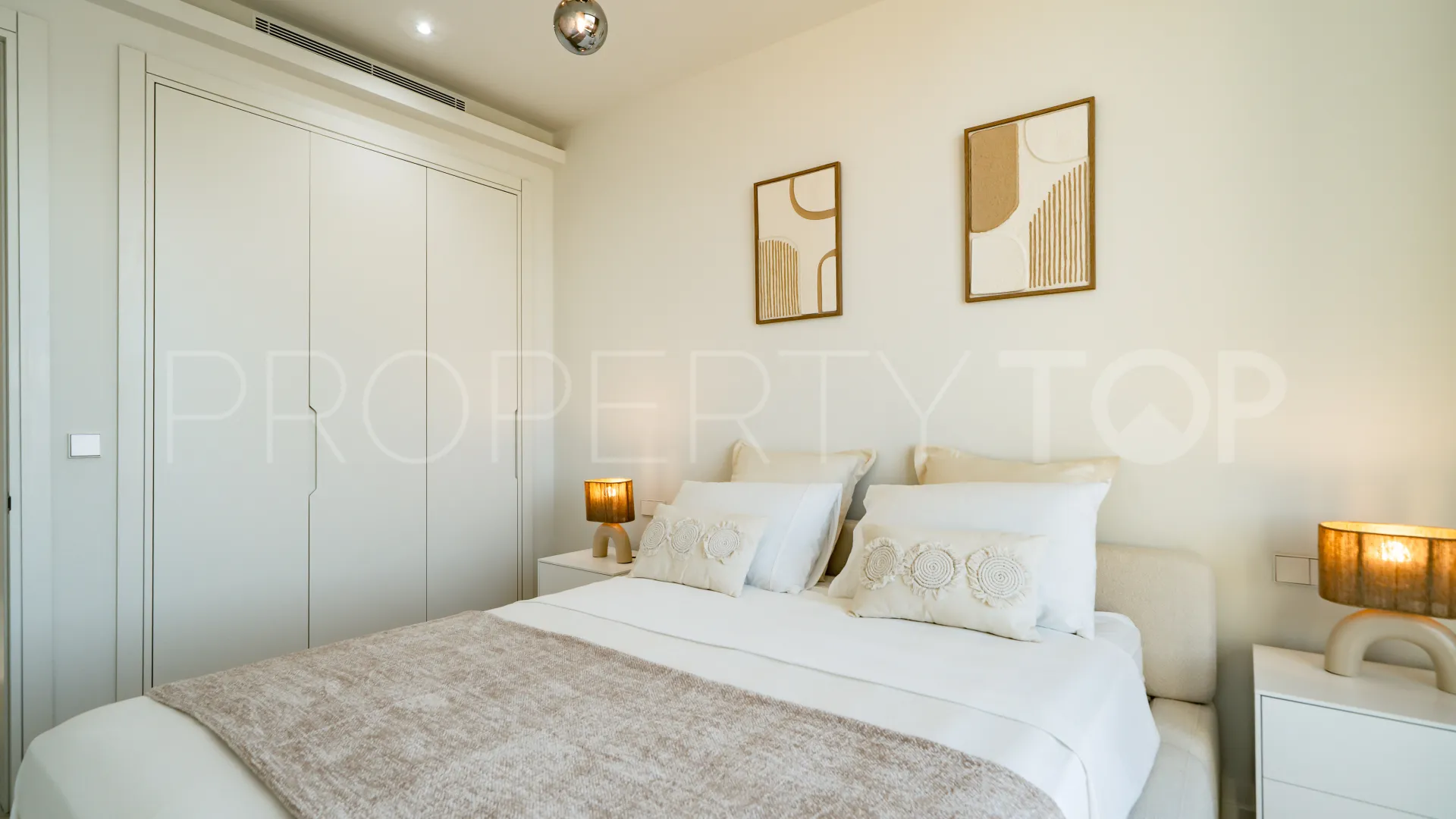 Comprar villa con 3 dormitorios en Benahavis