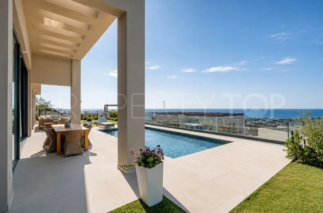 Comprar villa con 3 dormitorios en Benahavis