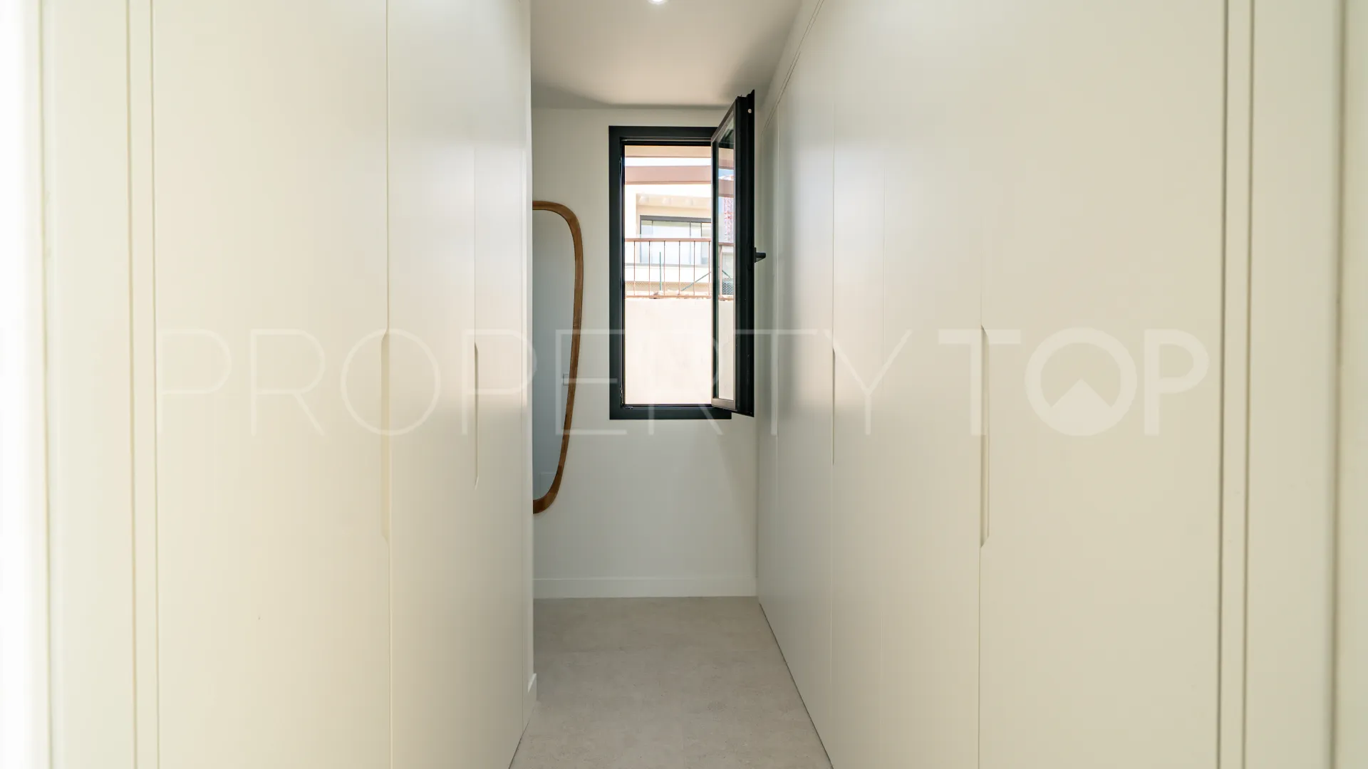 Comprar villa con 3 dormitorios en Benahavis