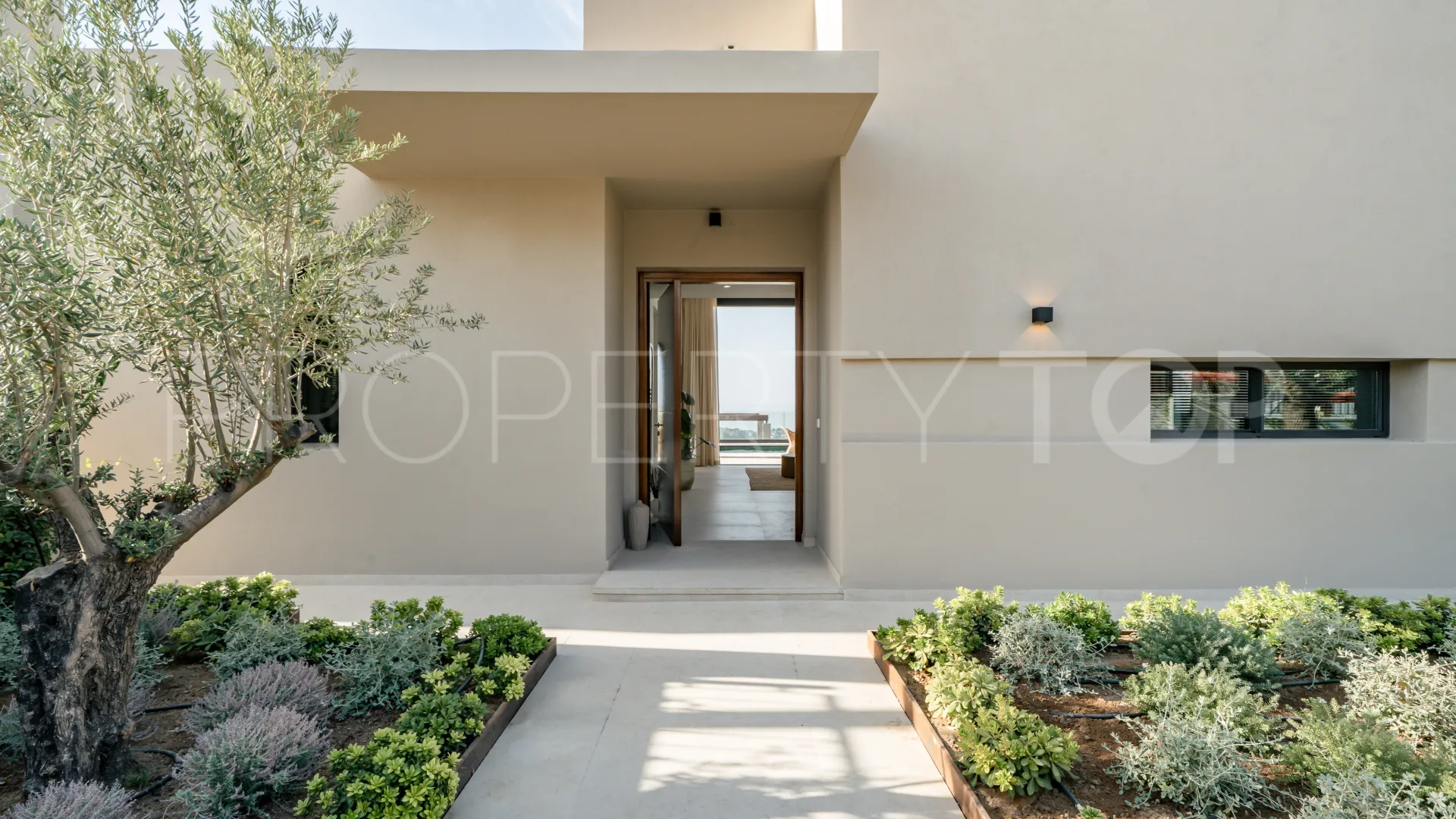 Comprar villa con 3 dormitorios en Benahavis
