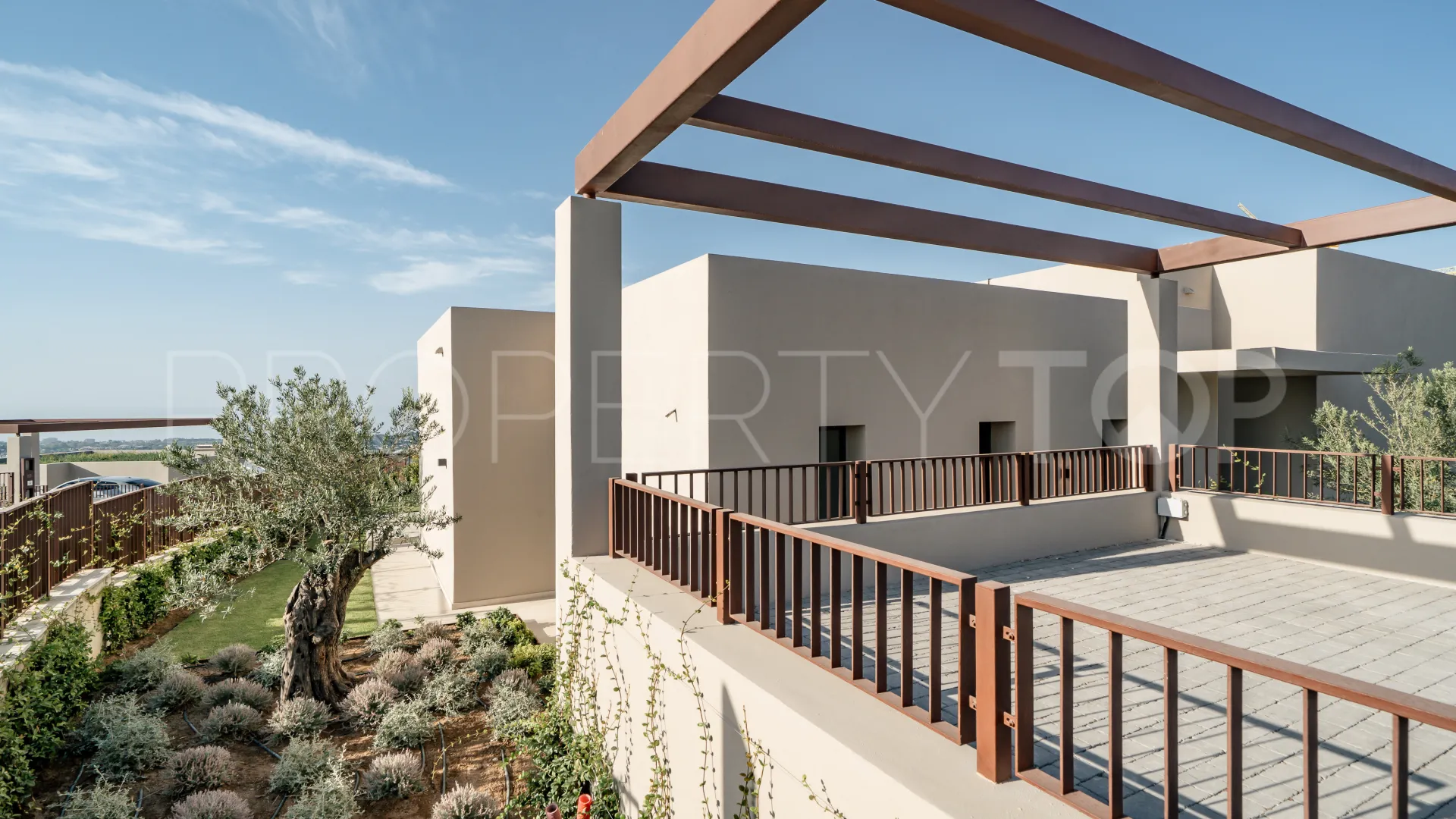 Comprar villa con 3 dormitorios en Benahavis