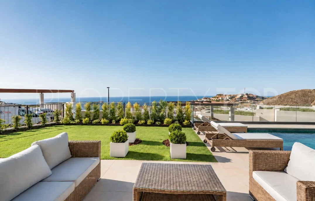 Comprar villa con 3 dormitorios en Benahavis