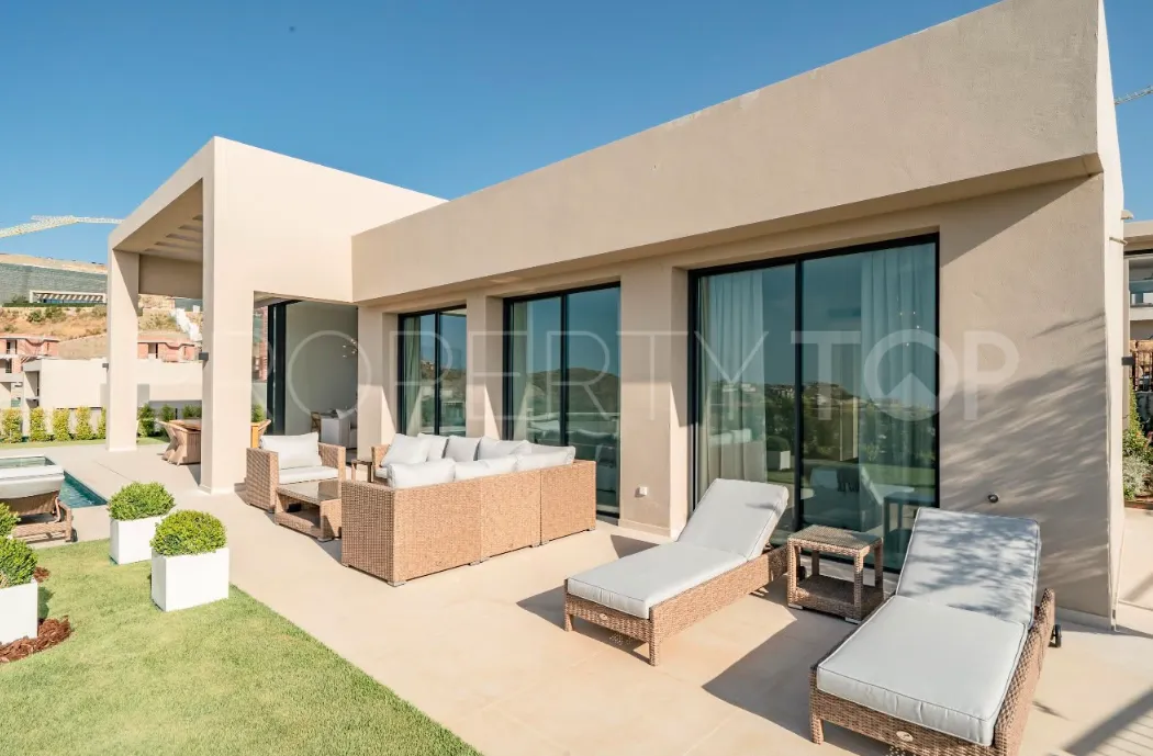 Comprar villa con 3 dormitorios en Benahavis