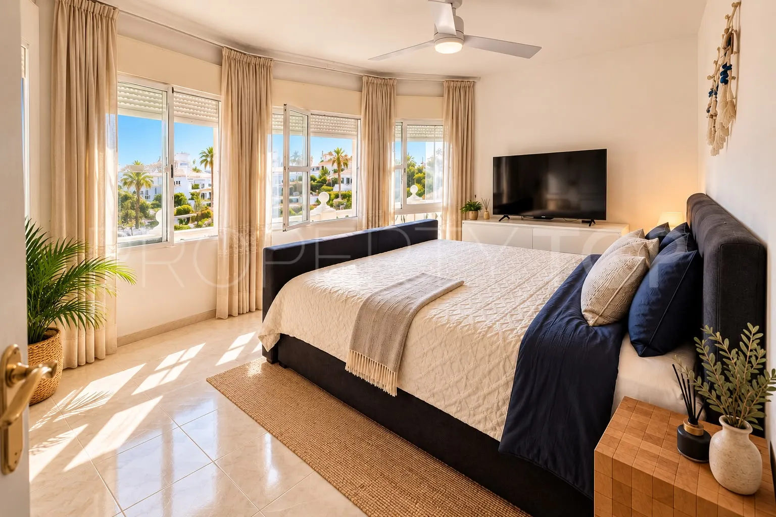 Villa de 9 dormitorios en venta en Mijas Costa
