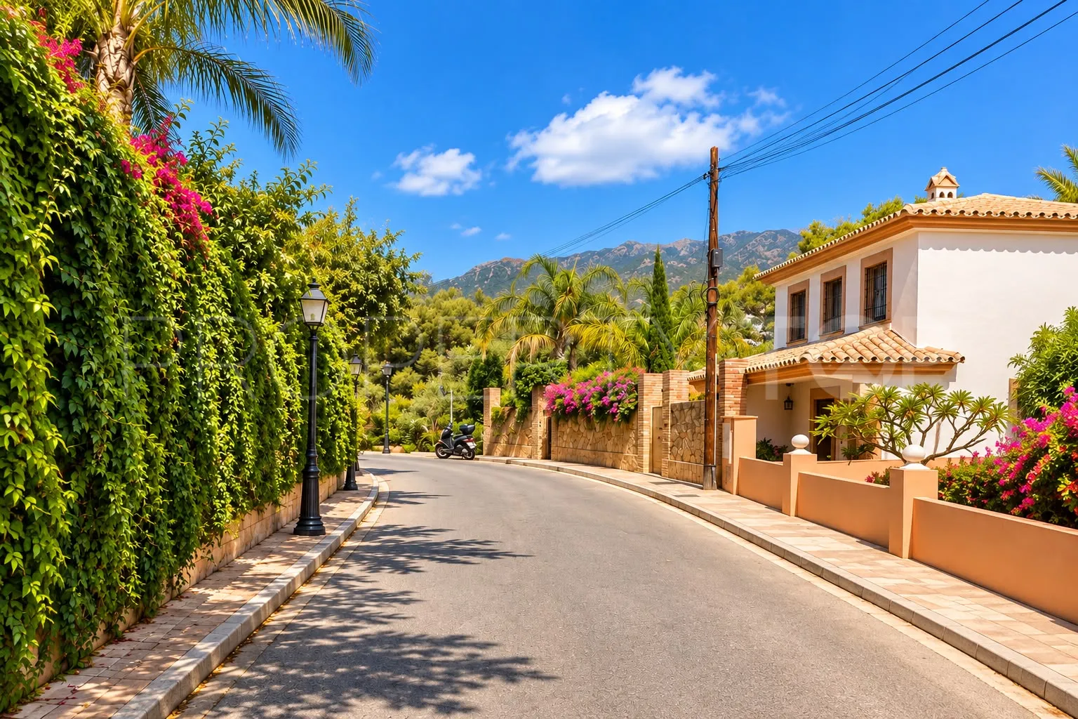 Villa de 9 dormitorios en venta en Mijas Costa