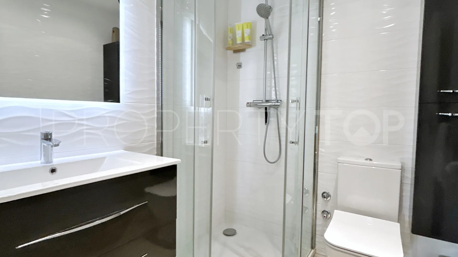 Villa for sale in El Chaparral with 4 bedrooms