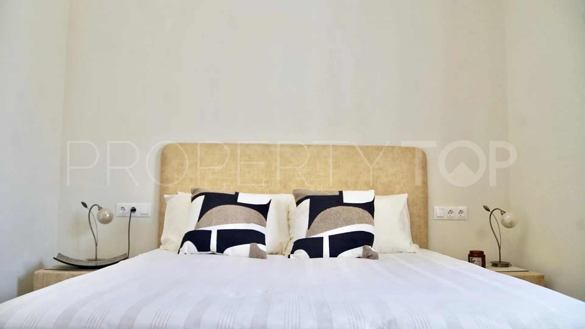 Villa for sale in El Chaparral with 4 bedrooms
