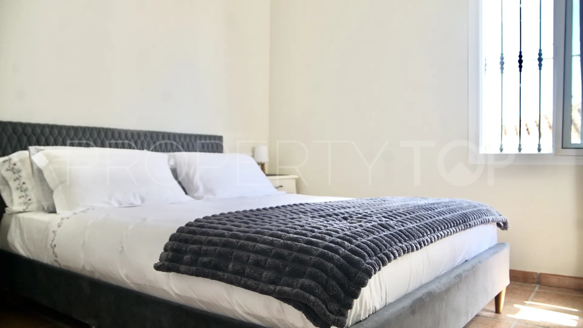 Villa for sale in El Chaparral with 4 bedrooms