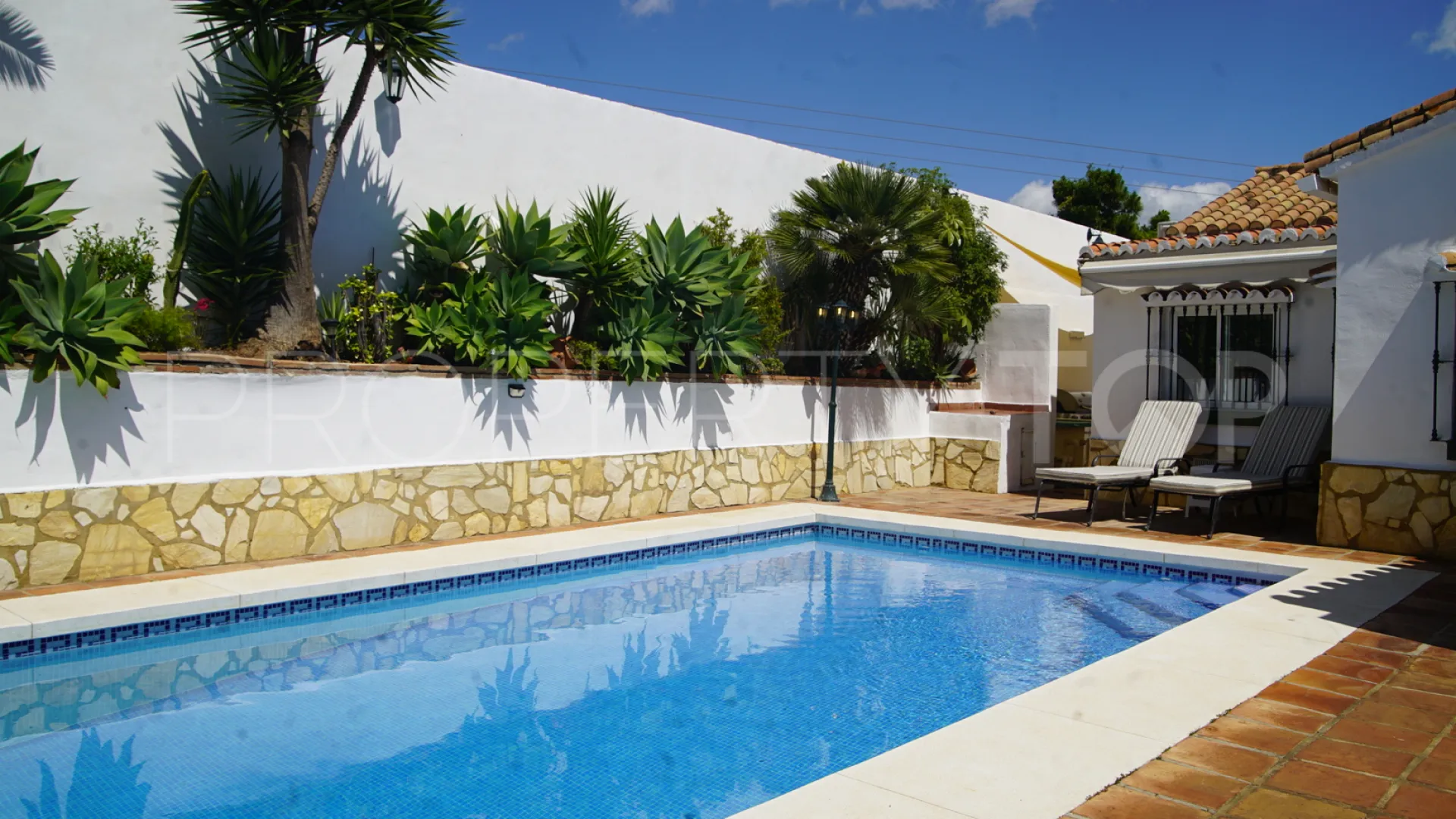 Villa for sale in El Chaparral with 4 bedrooms