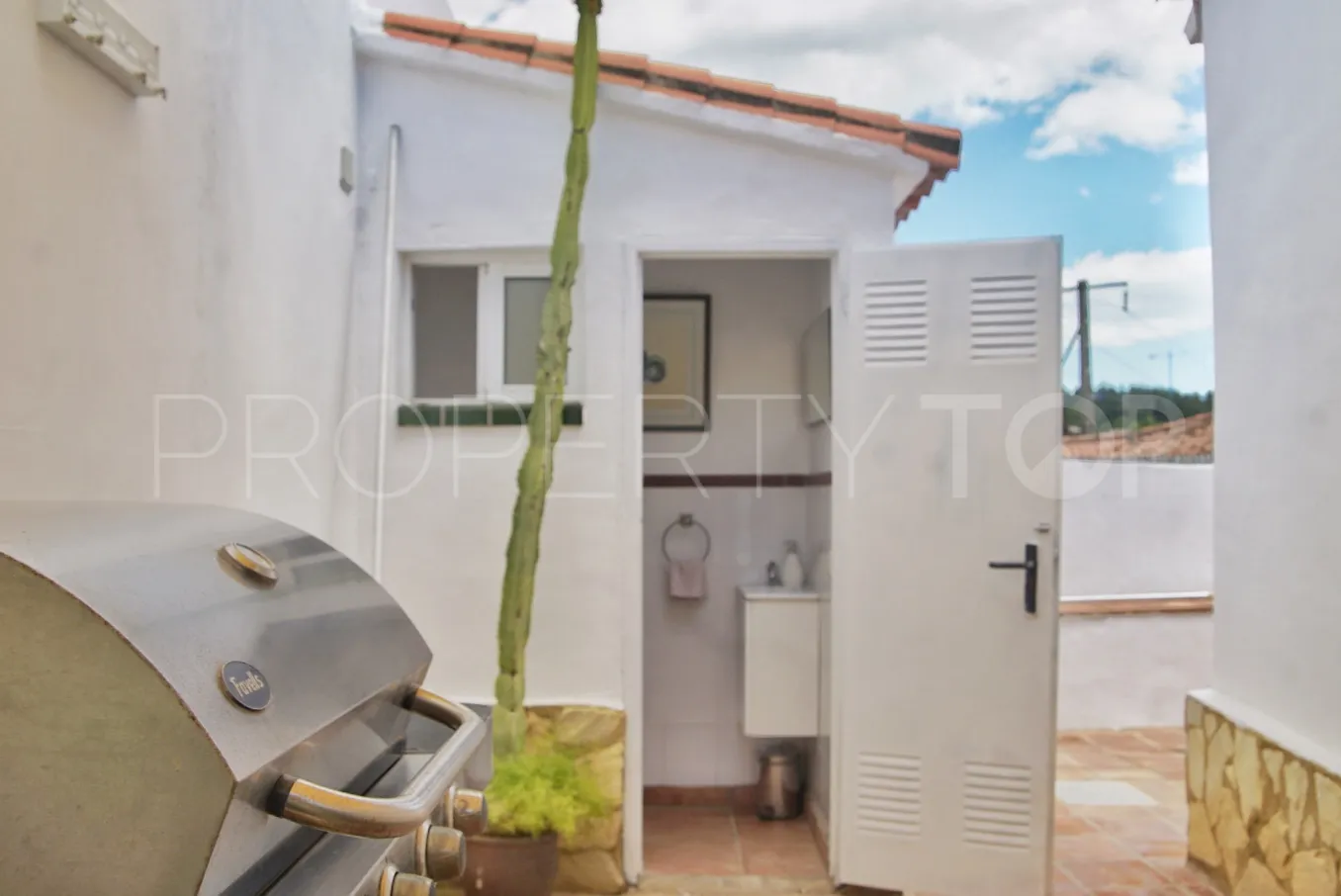 Villa for sale in El Chaparral with 4 bedrooms