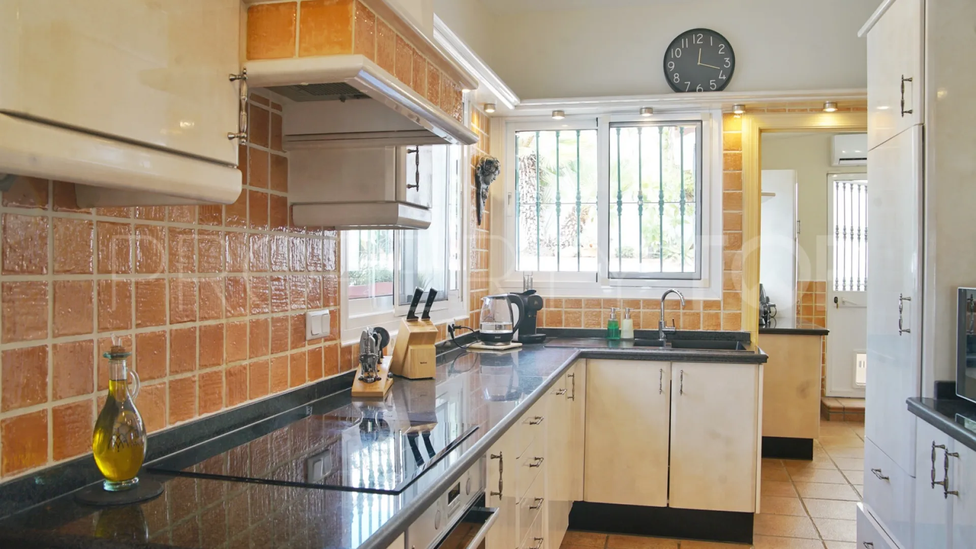 Villa for sale in El Chaparral with 4 bedrooms