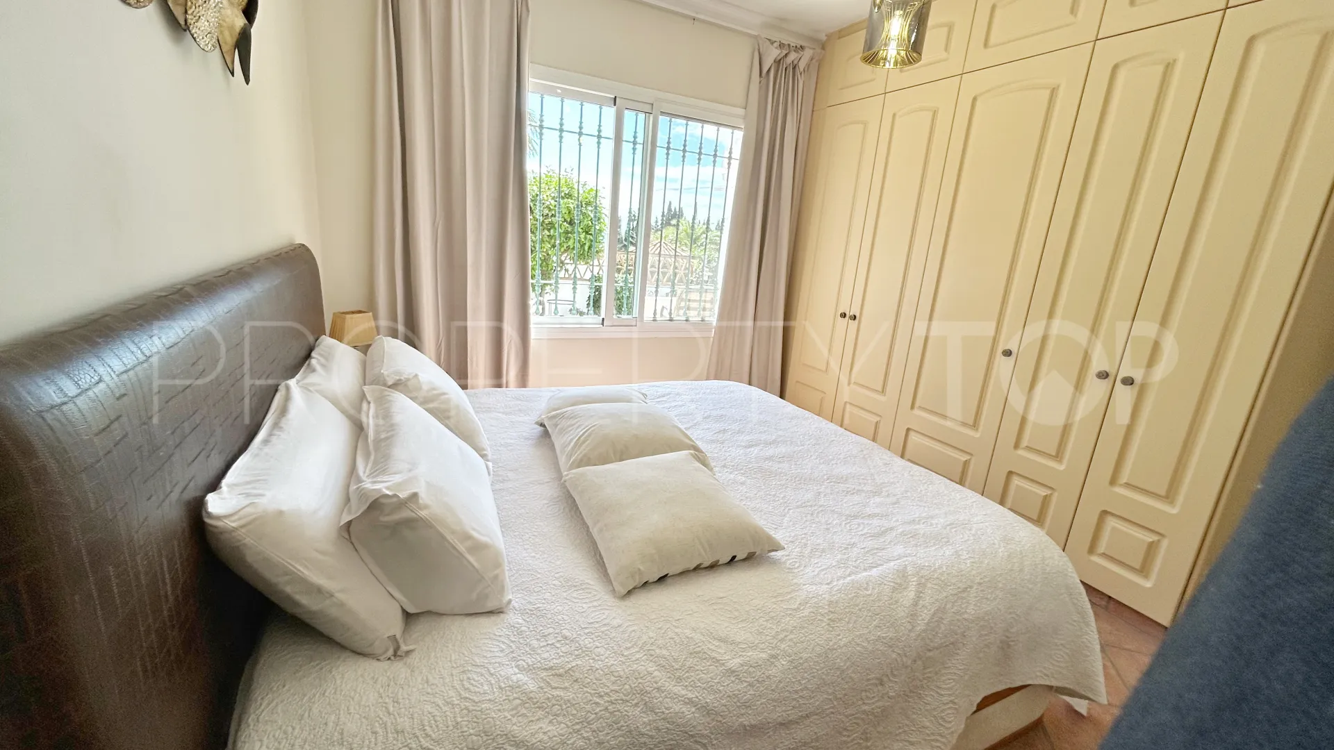 Villa for sale in El Chaparral with 4 bedrooms