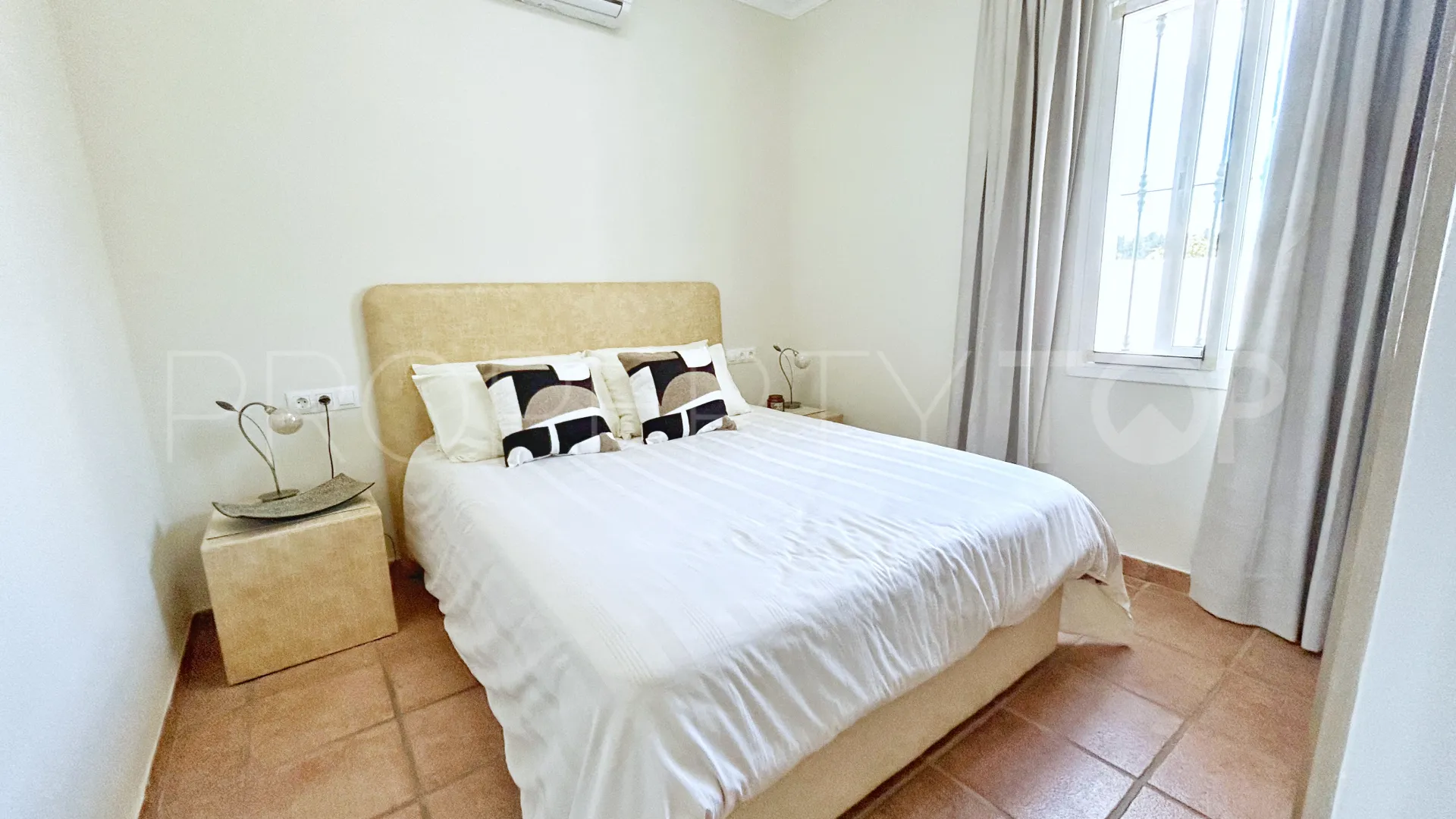 Villa for sale in El Chaparral with 4 bedrooms
