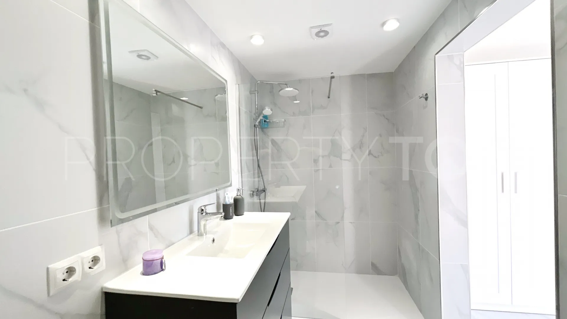 Villa for sale in El Chaparral with 4 bedrooms