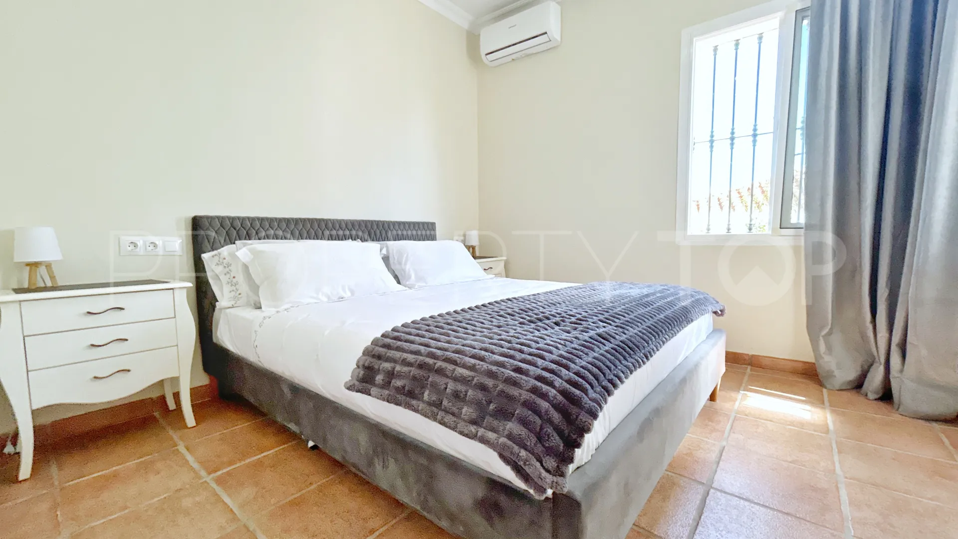 Villa for sale in El Chaparral with 4 bedrooms