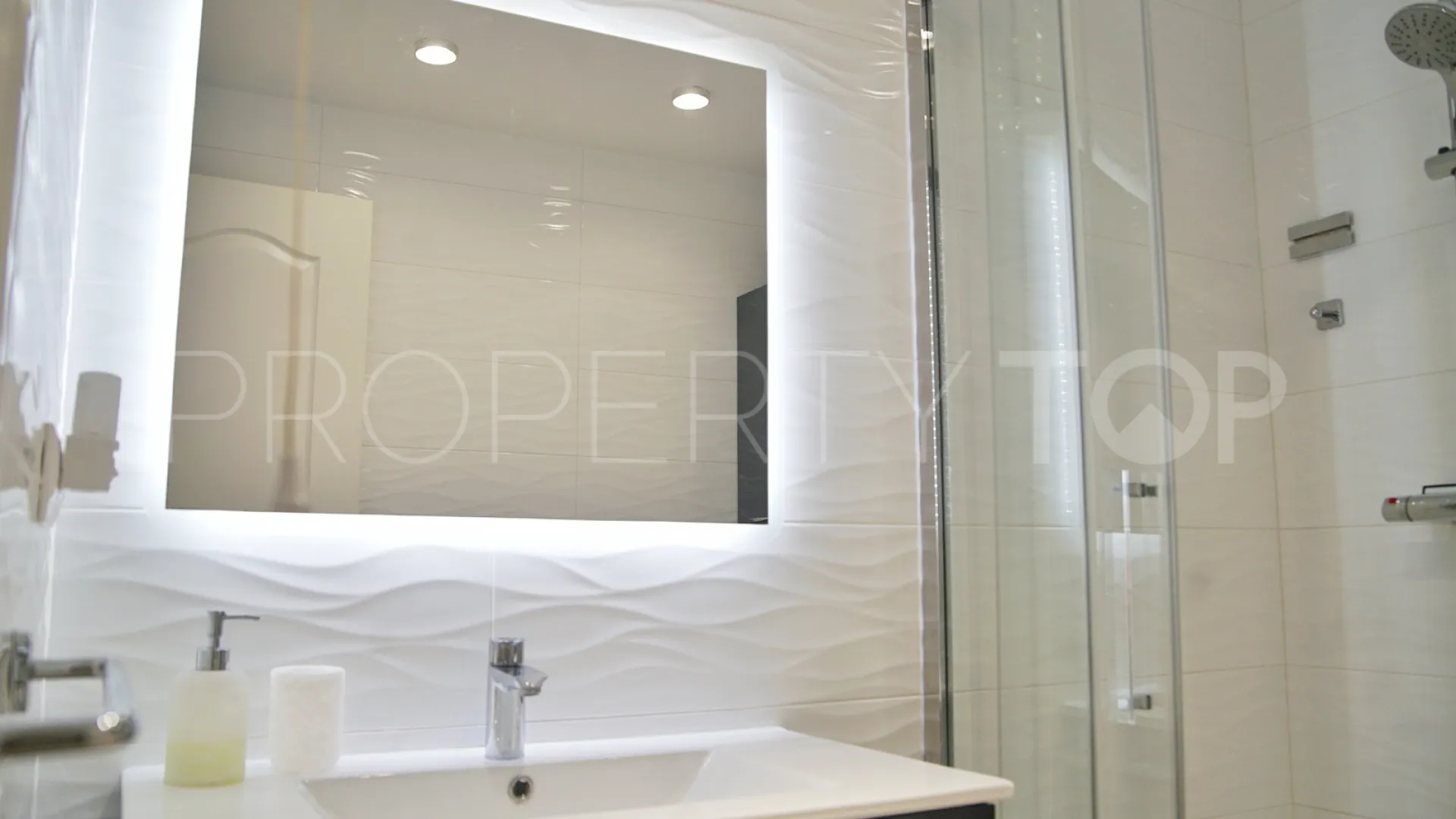 Villa for sale in El Chaparral with 4 bedrooms