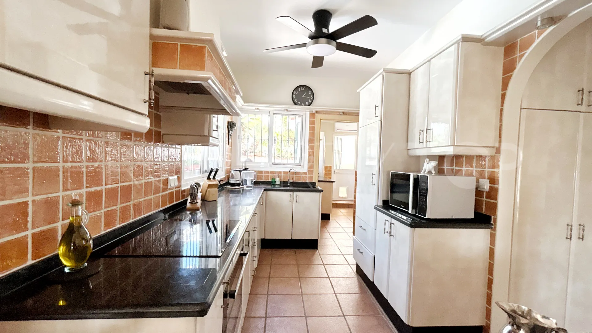 Villa for sale in El Chaparral with 4 bedrooms