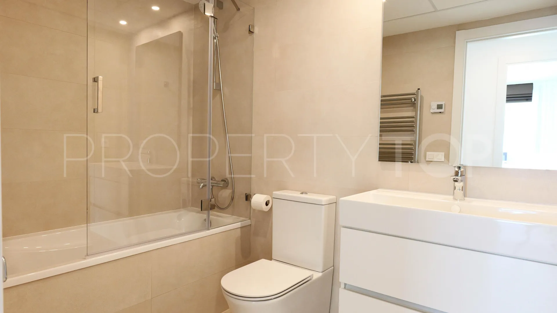 For sale Estepona 2 bedrooms apartment