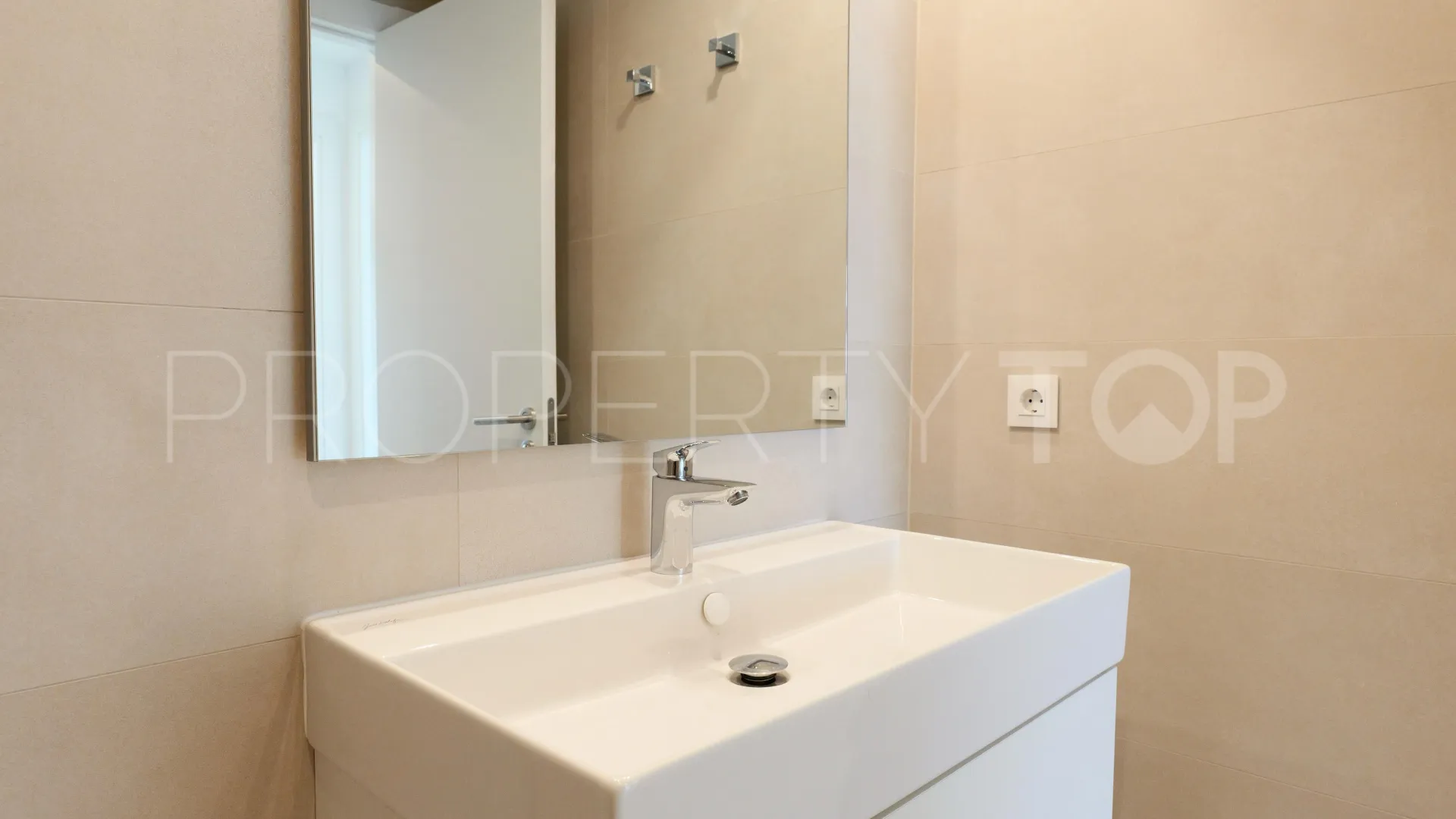 For sale Estepona 2 bedrooms apartment