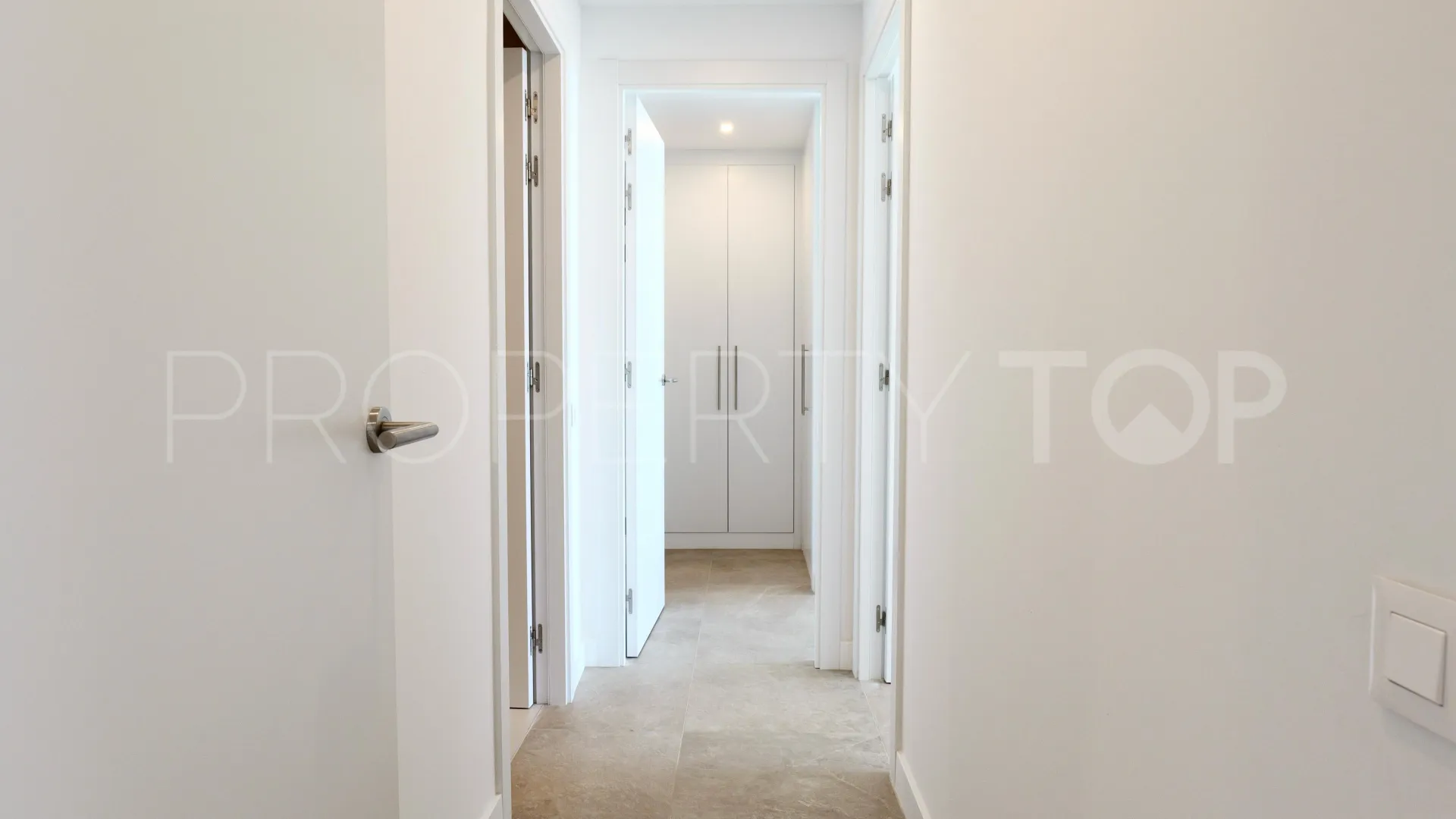 For sale Estepona 2 bedrooms apartment