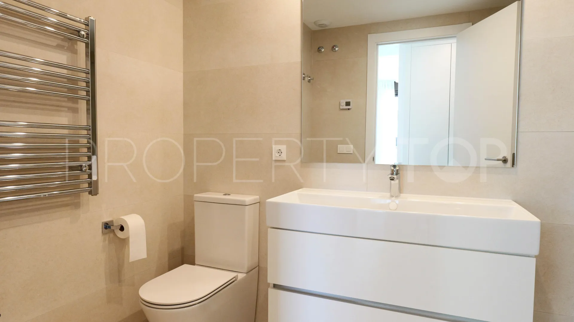 For sale Estepona 2 bedrooms apartment
