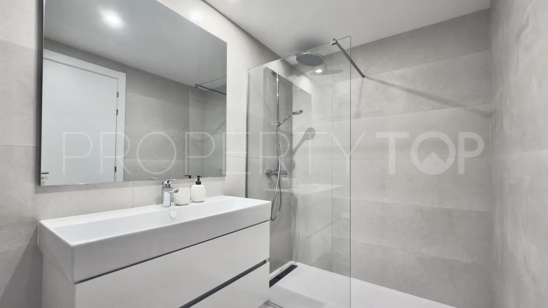 For sale Estepona 2 bedrooms apartment
