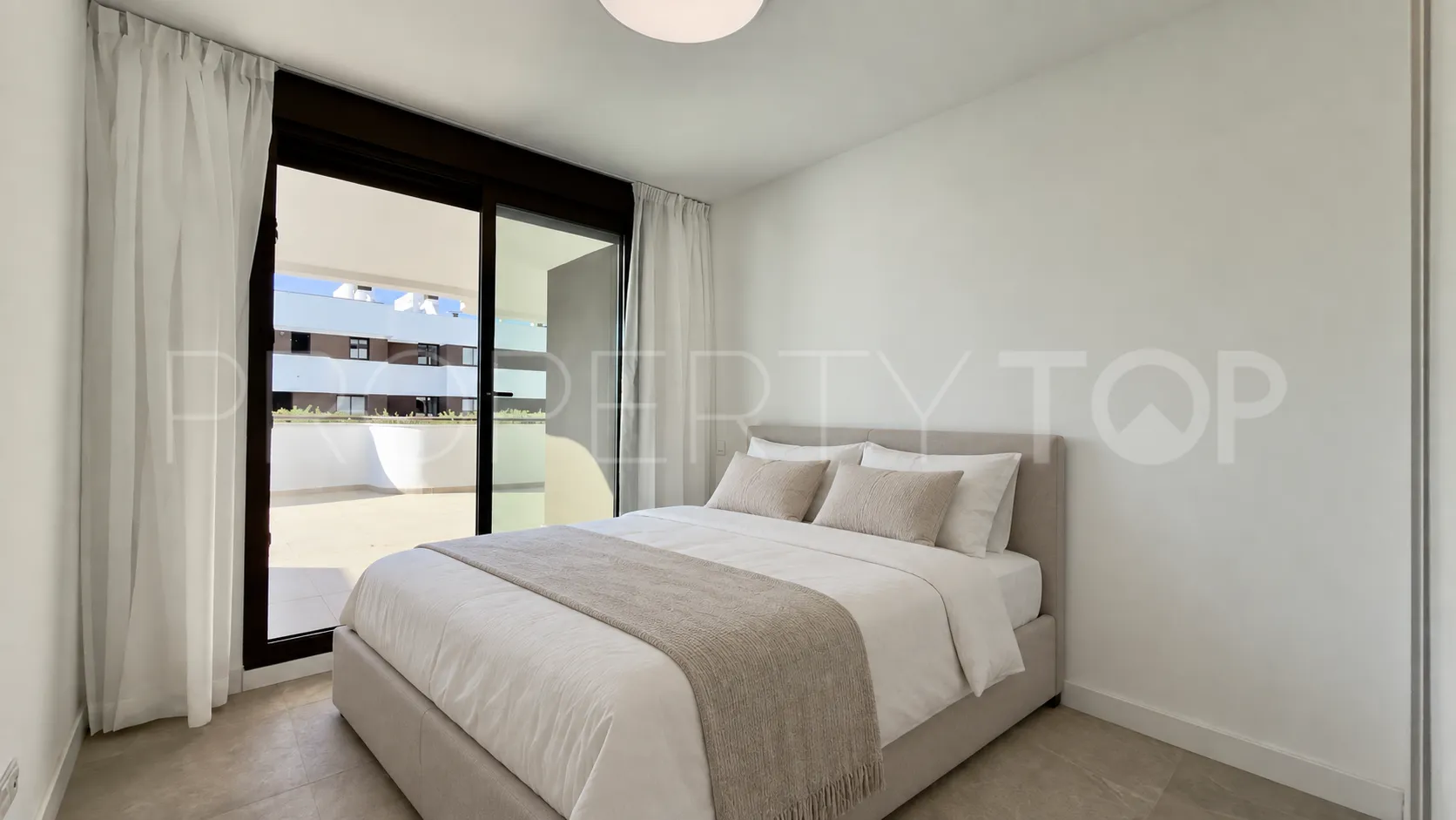 For sale Estepona 2 bedrooms apartment