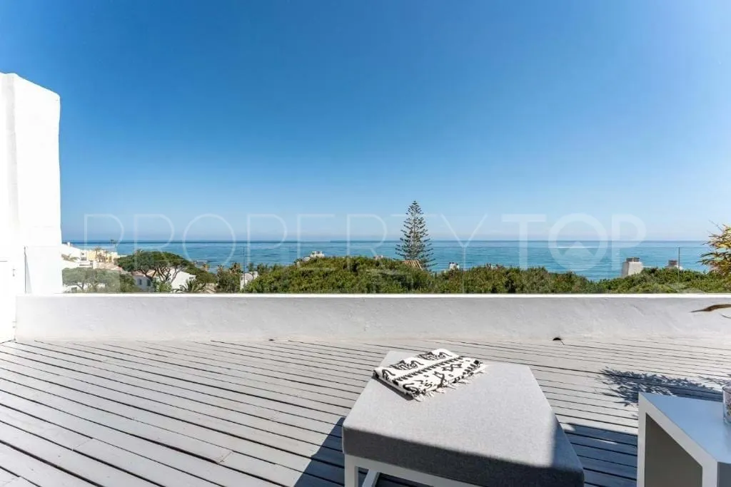 Duplex penthouse with 2 bedrooms for sale in Calahonda Playa