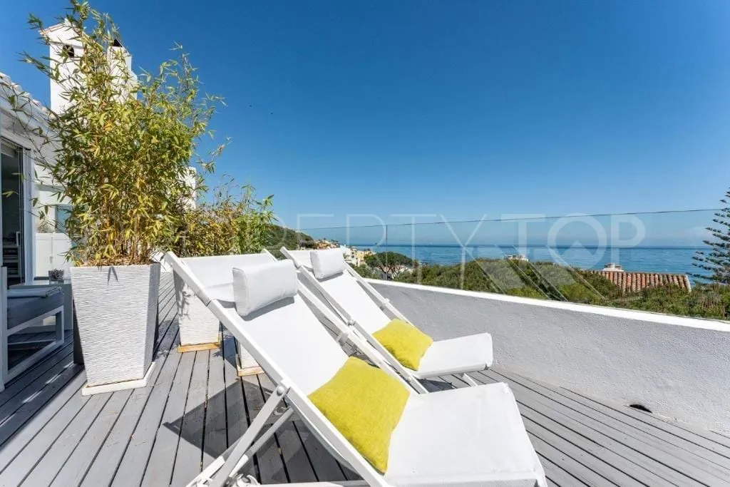Duplex penthouse with 2 bedrooms for sale in Calahonda Playa