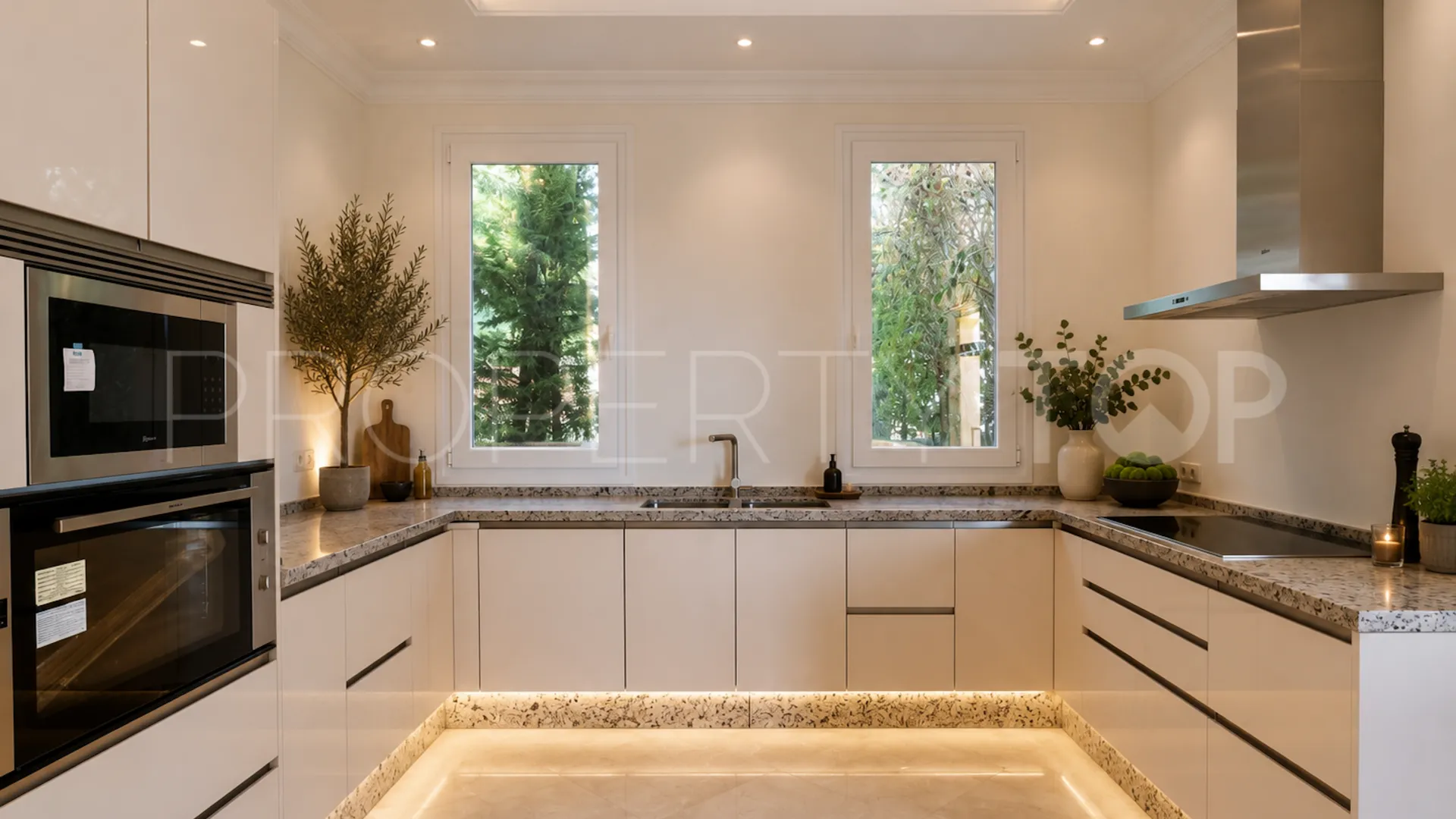 For sale villa in Los Arqueros with 6 bedrooms