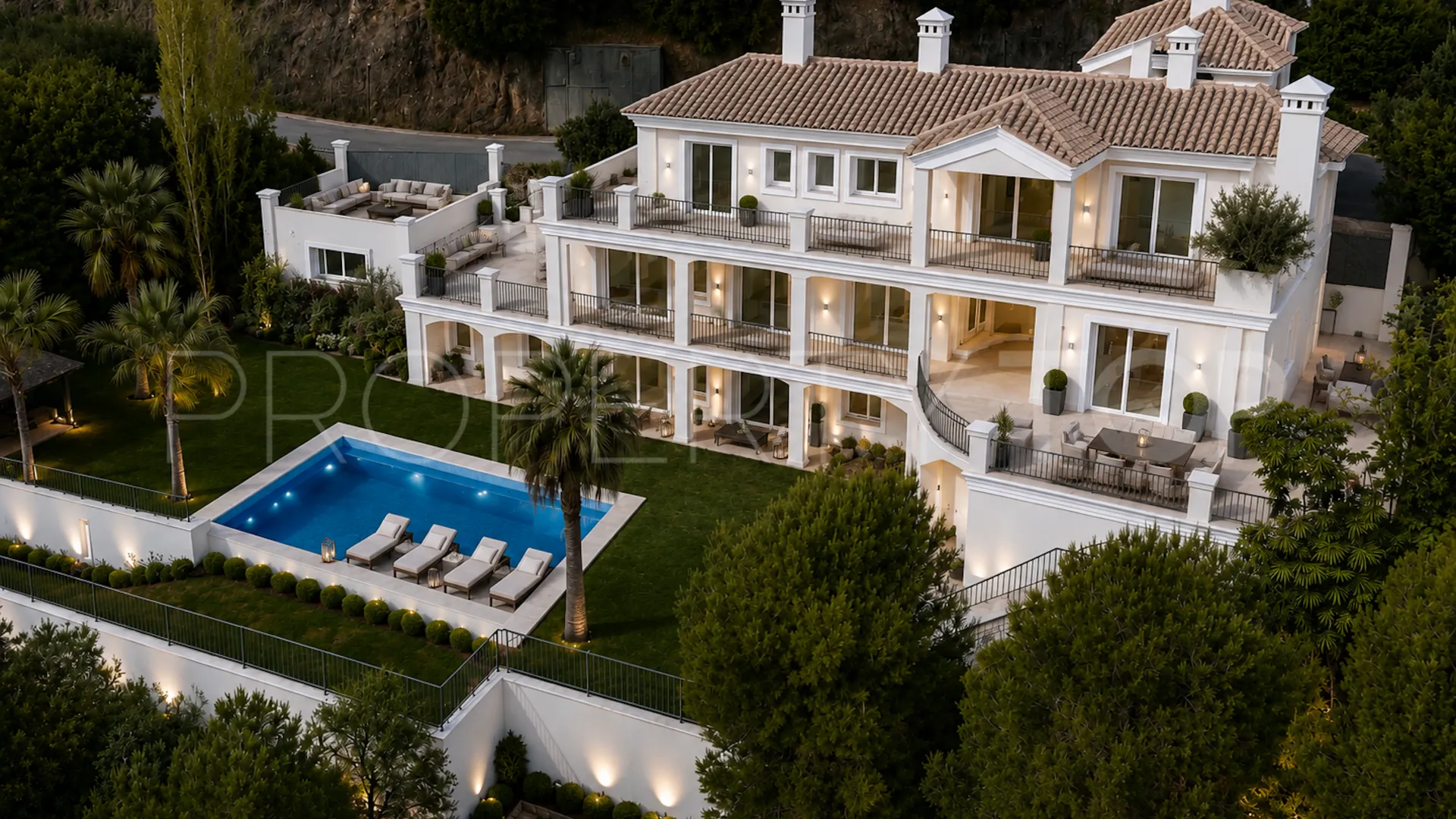 For sale villa in Los Arqueros with 6 bedrooms