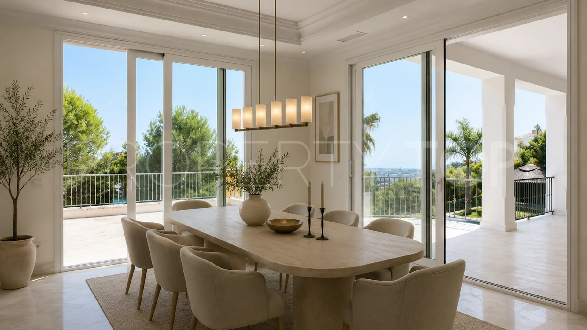 For sale villa in Los Arqueros with 6 bedrooms