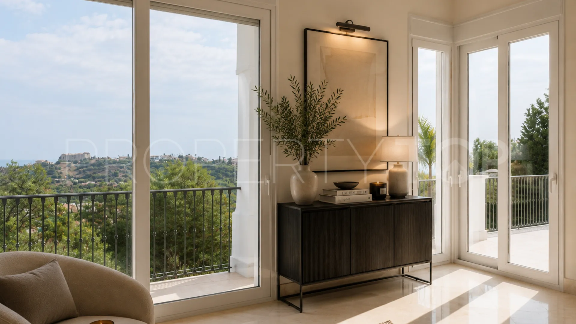 For sale villa in Los Arqueros with 6 bedrooms