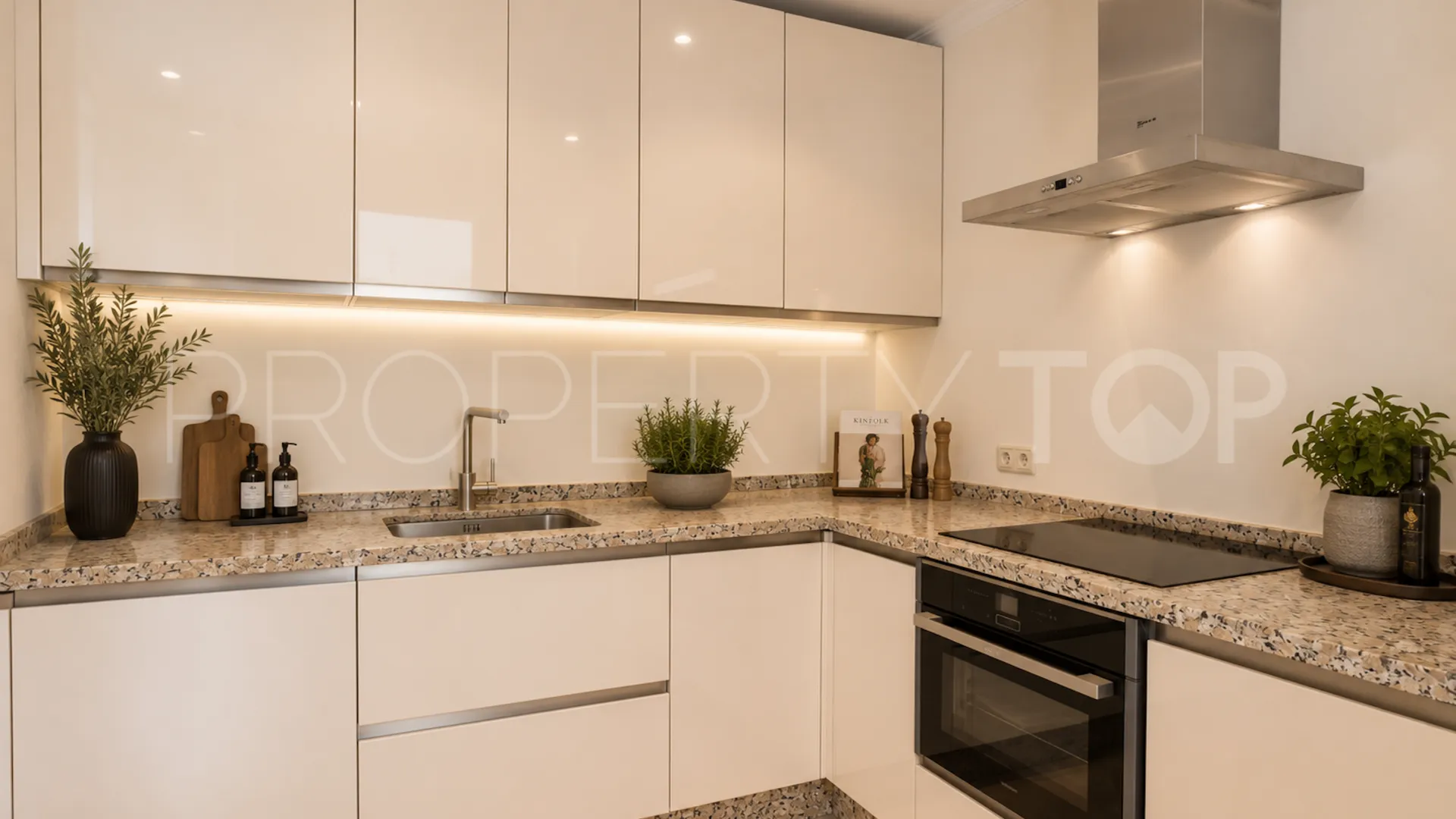 For sale villa in Los Arqueros with 6 bedrooms