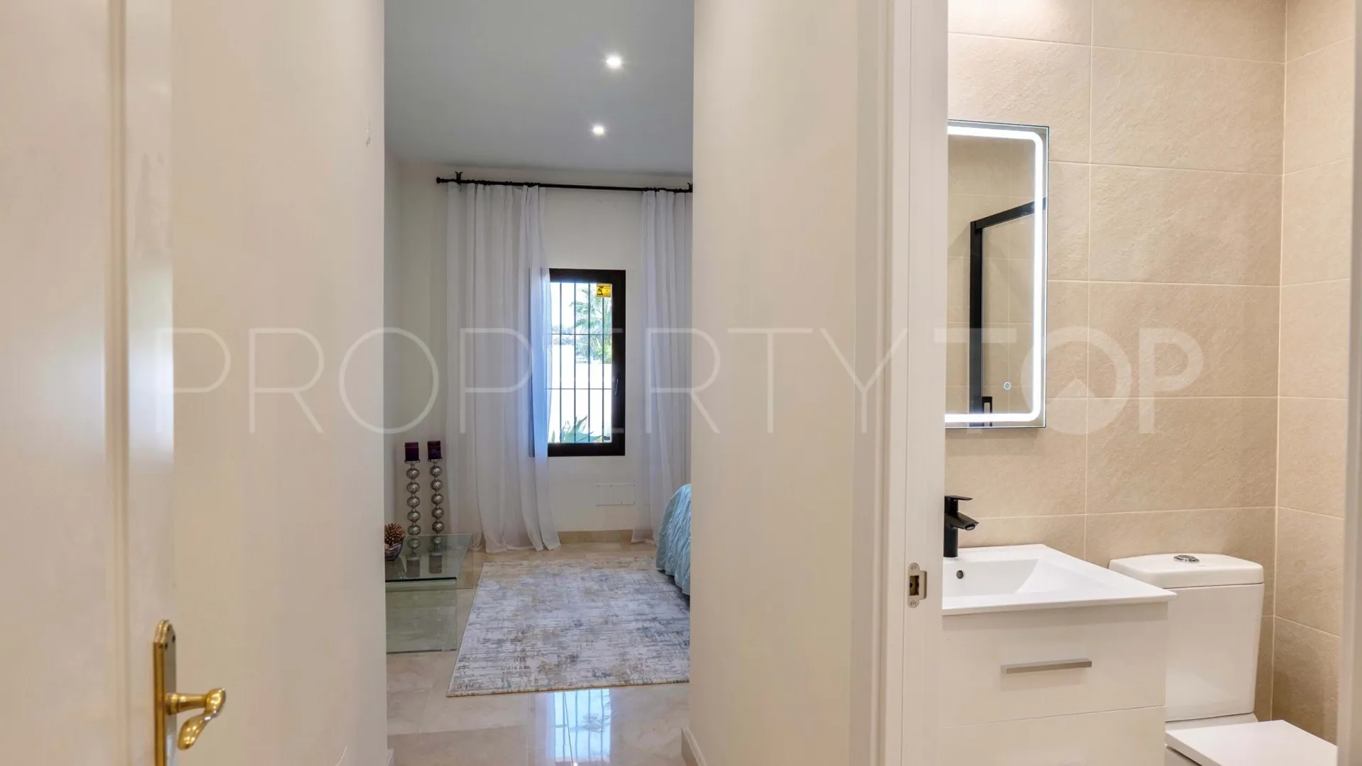 For sale 4 bedrooms villa in Los Arqueros
