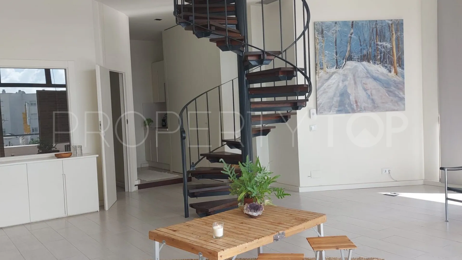 Local comercial en venta en Guadalmina Baja con 2 dormitorios