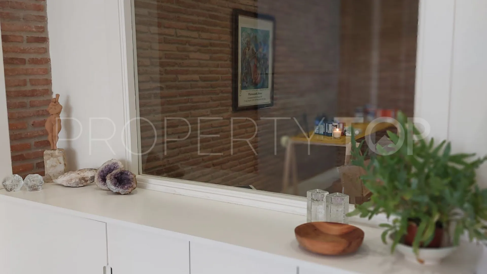 Local comercial en venta en Guadalmina Baja con 2 dormitorios