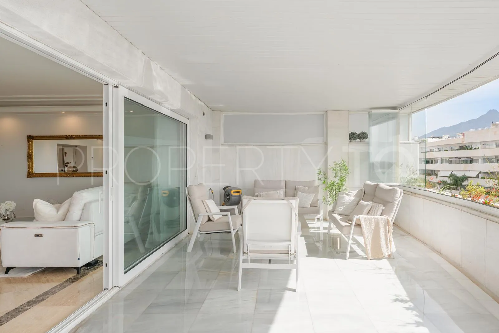 For sale penthouse with 3 bedrooms in El Embrujo Banús
