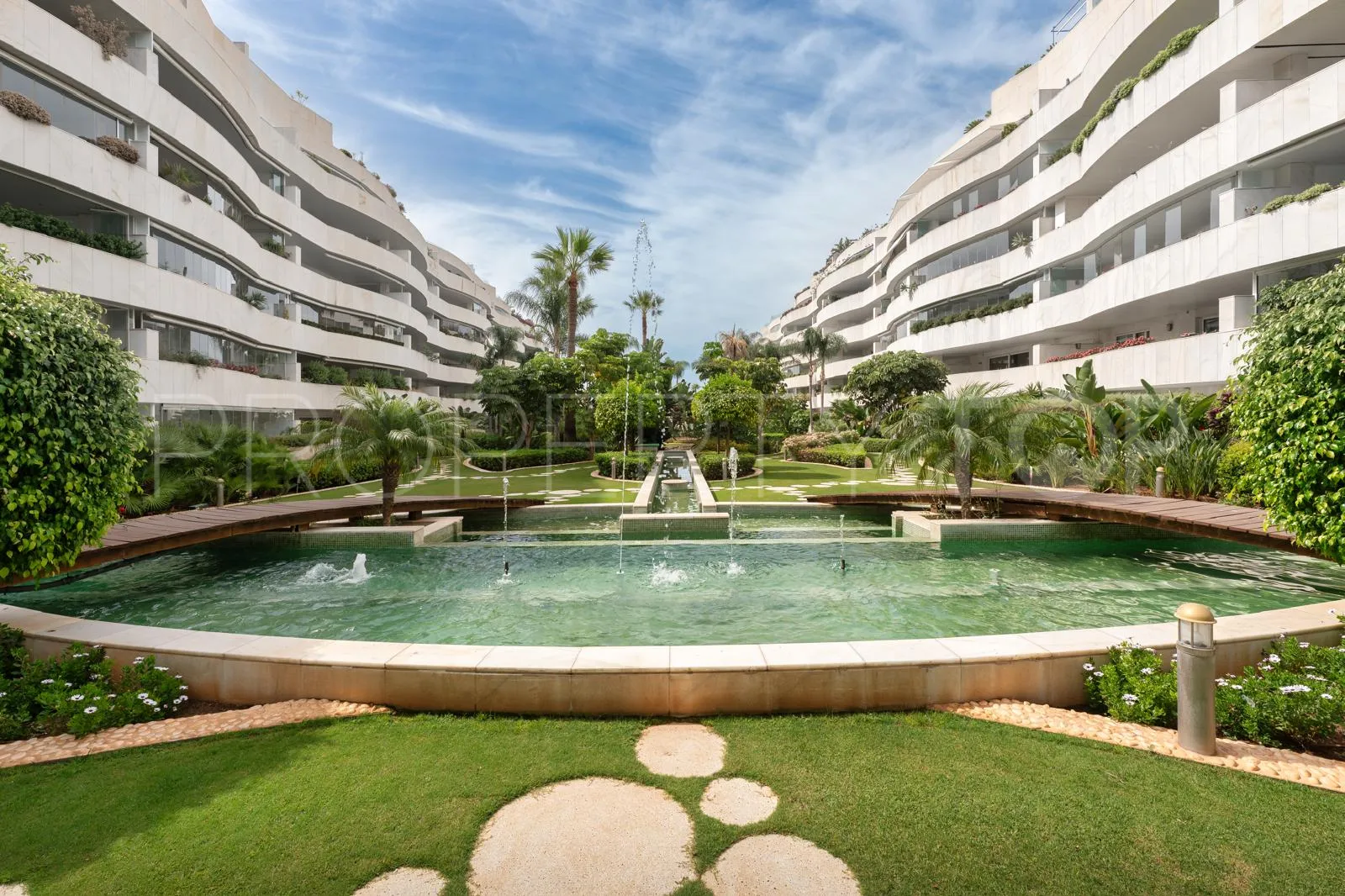 For sale penthouse with 3 bedrooms in El Embrujo Banús