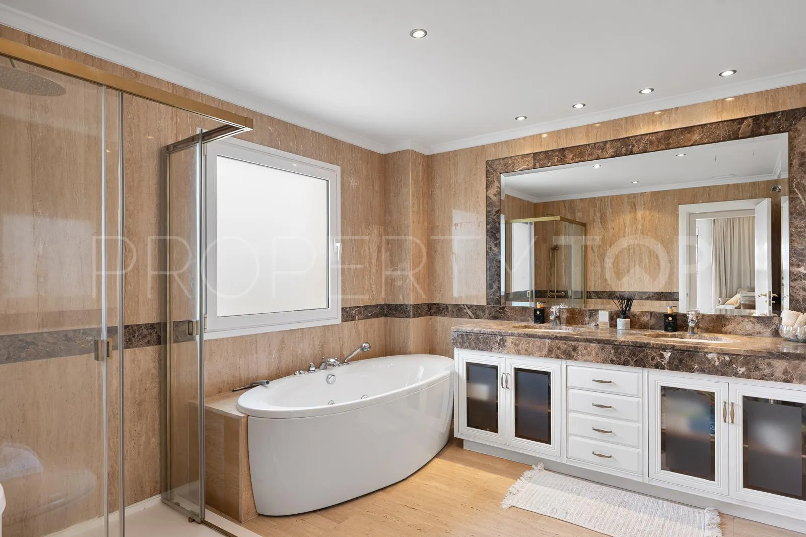 For sale penthouse with 3 bedrooms in El Embrujo Banús