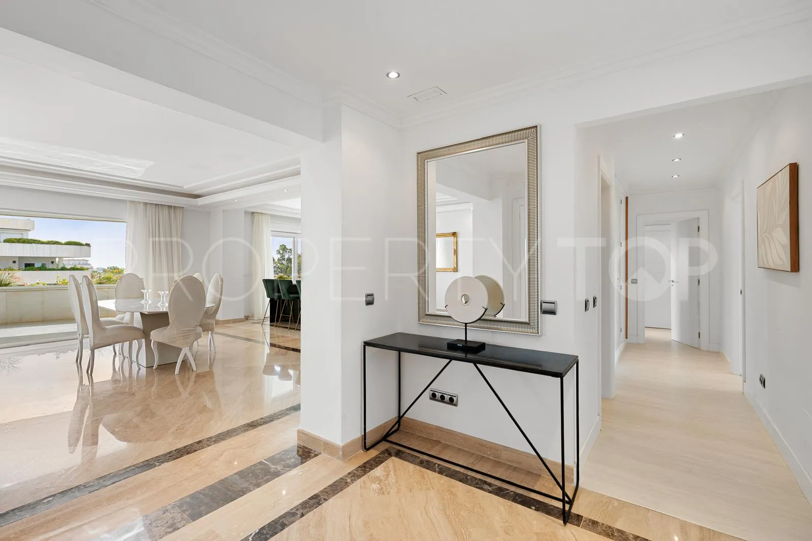For sale penthouse with 3 bedrooms in El Embrujo Banús