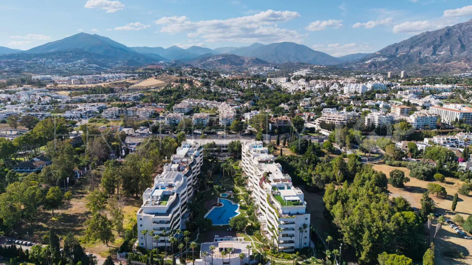 For sale penthouse with 3 bedrooms in El Embrujo Banús