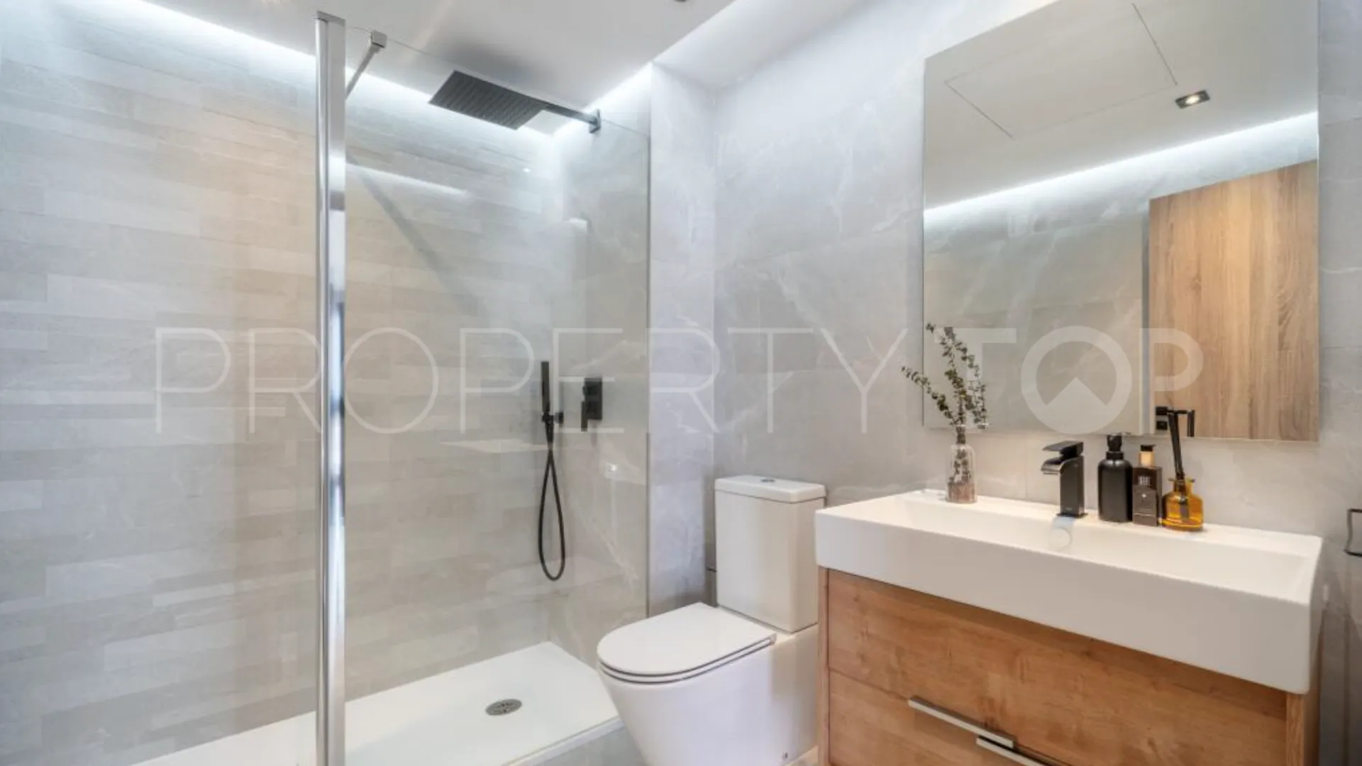 Se vende apartamento en Almazara Hills de 3 dormitorios