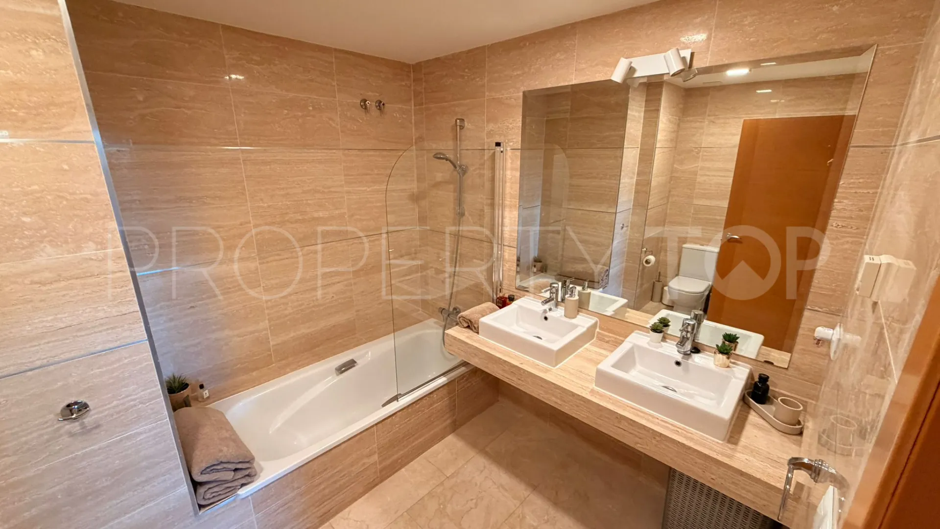 Buy ground floor apartment with 2 bedrooms in Hacienda del Señorio de Cifuentes