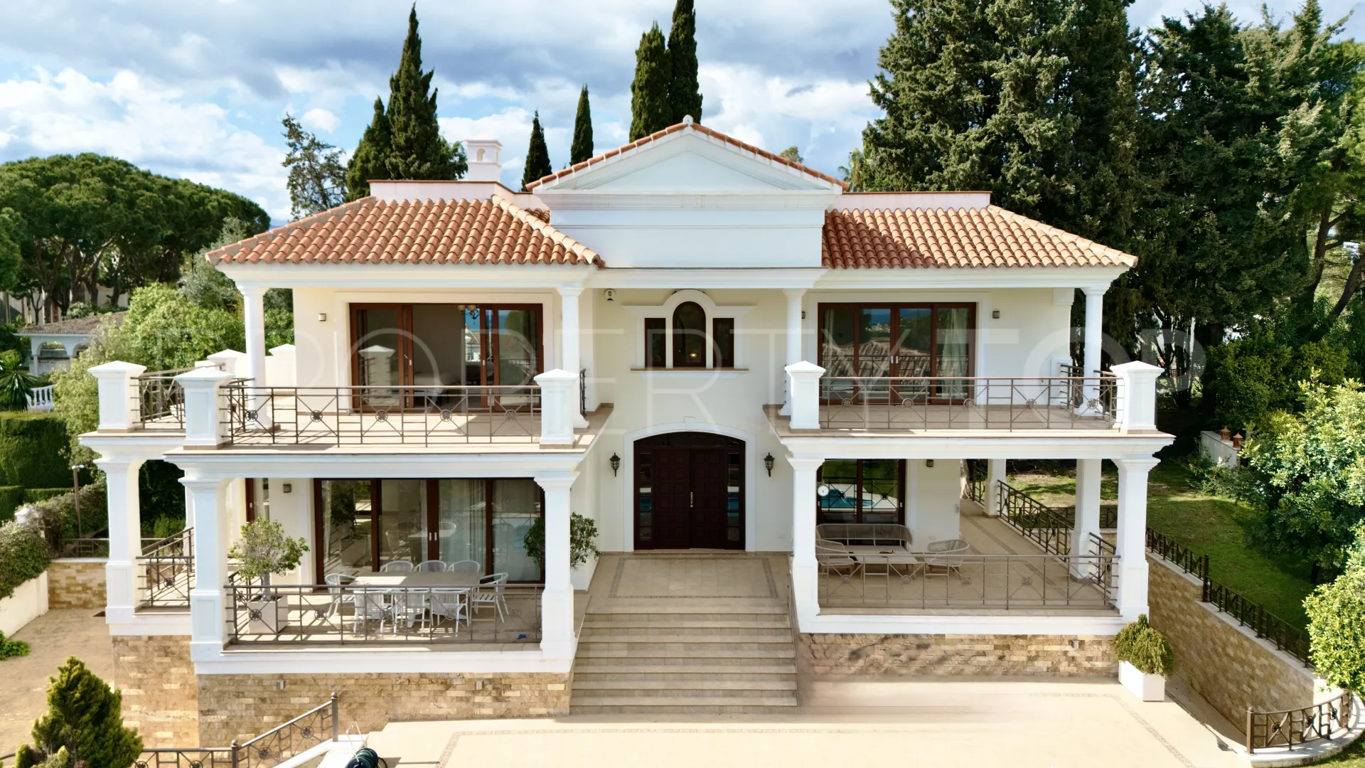 For sale villa with 6 bedrooms in Hacienda las Chapas