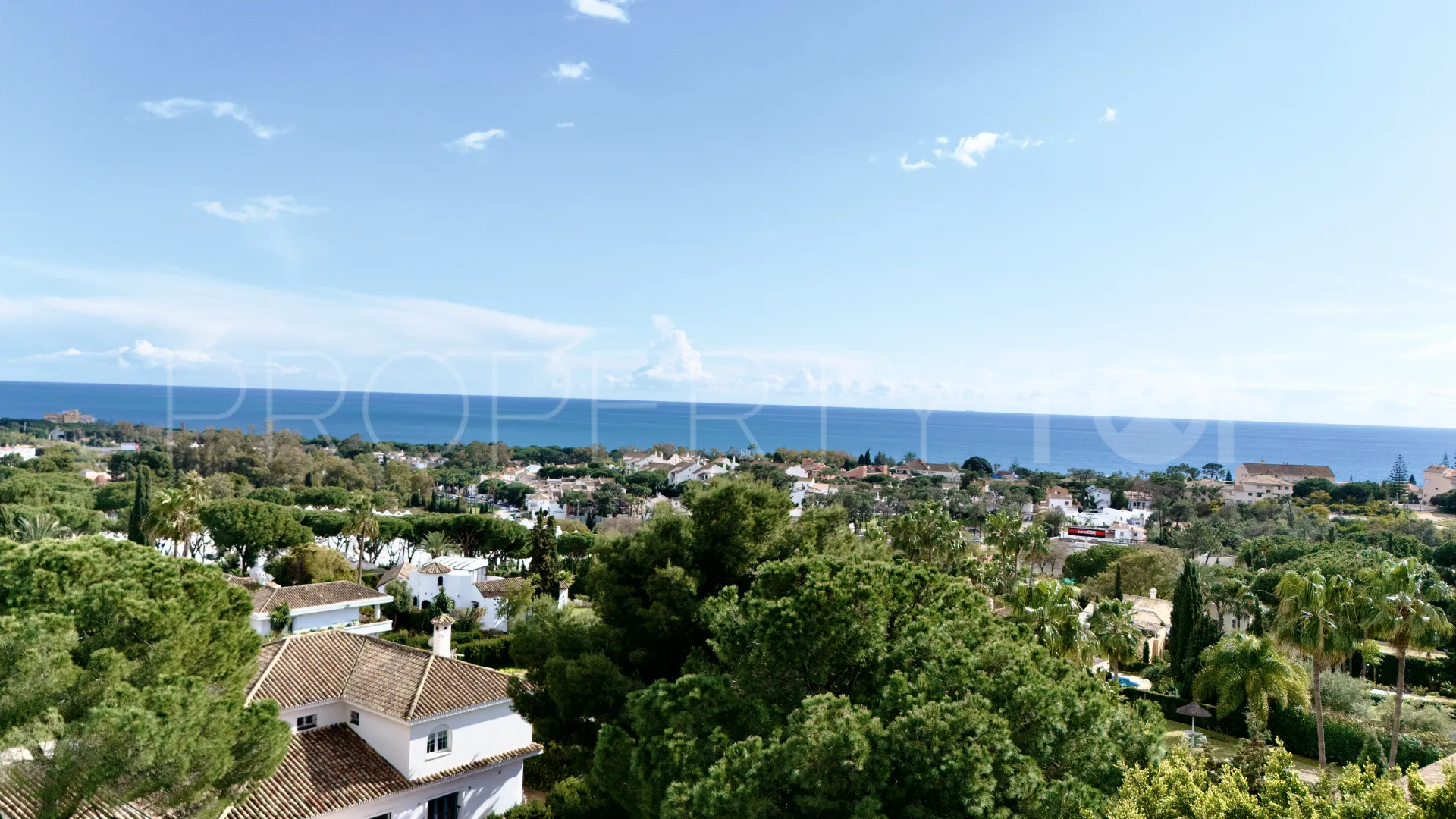 For sale villa with 6 bedrooms in Hacienda las Chapas